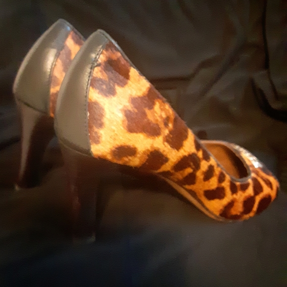 Brighton YALE Bench Made 100% Leather Heels: Leopard Print with Jewelry - Picture 9 of 16